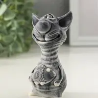 Сувенир "Кот худой с рыбой" 9,5 см