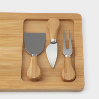 Набор для подачи сыра Доляна Cheese, 3 ножа, доска 38&times;18,5 см, бамбук
