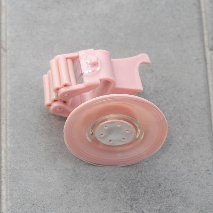 Держатель для уборочного инвентаря на вакуумной присоске, 5,5&times;5,5&times;7 см, цвет МИКС