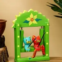 Сувенир "Котята на качелях" дерево 10х3,5х15 см, цв. зелёный