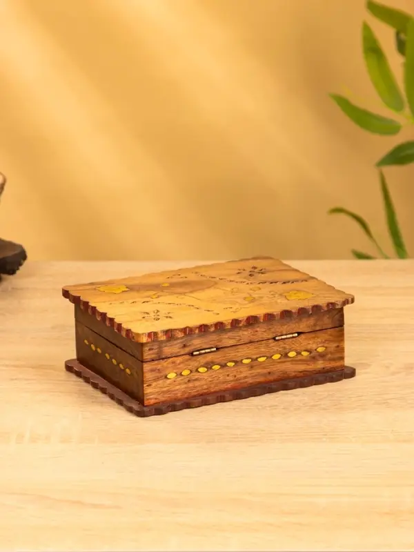 Шкатулка резная "Листья" 18х13х6 см, дерево шишам