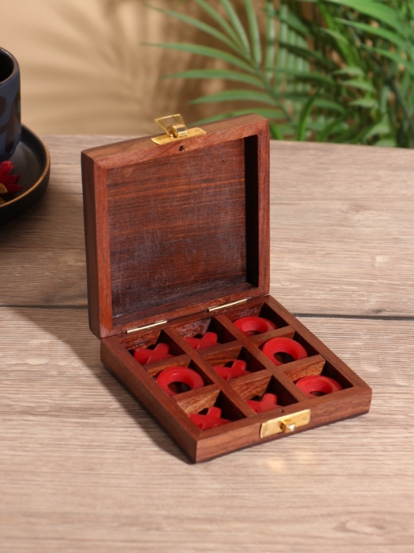 Настольная игра "Крестики-нолики" 10х10 см, дерево шишам, смола