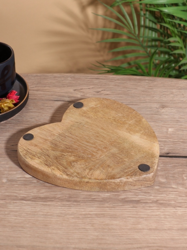 Блюдо в форме сердца &laquo;Желтые и синие цветы&raquo;, дерево манго, 20.5&times;20&times;2.3 см