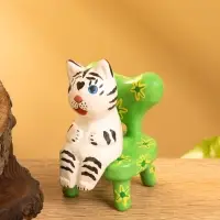 Сувенир дерево "Белый тигренок на стуле" 4х5,5х7,5 см