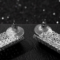 Серьги висячие со стразами &laquo;Водопад&raquo; мини квадрат, цвет белый в серебре, 14 см