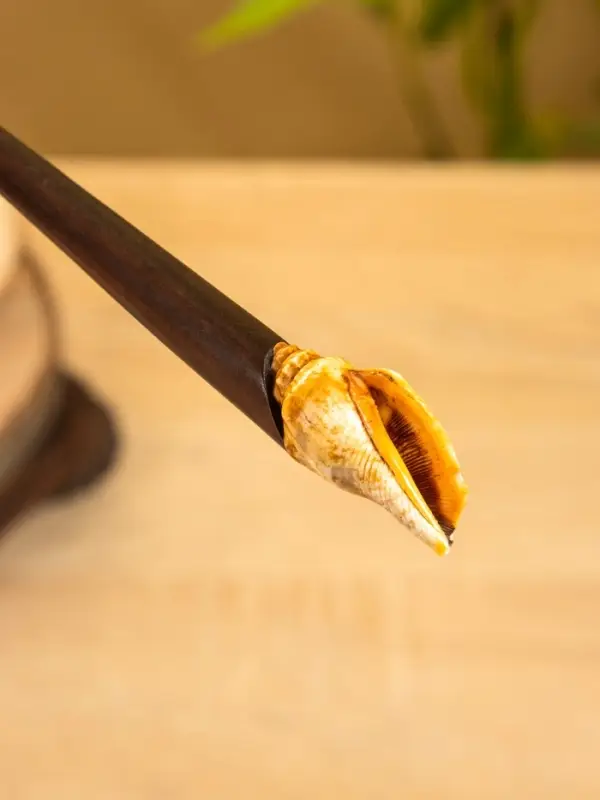 Заколка для волос фигурная, дерево Соно, ракушка, 20 см, цв. тёмно-коричневый