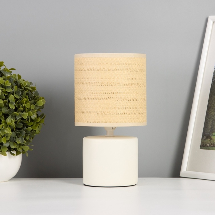 Лампа настольная "Лиза" 1х40Вт Е14  белый 13х13х24см