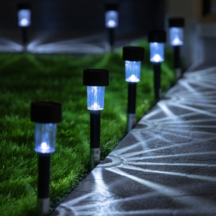 Набор садовых светильников на солнечной батарее &laquo;Цилиндр&raquo;, 4.5 &times; 30 &times; 4.5 см, 1 LED, свечение белое, 10 шт.