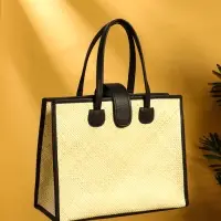 Сумка плетёная на застёжке из пандана 41х16х50 см, бежево-чёрный