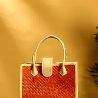 Сумка плетёная на застёжке из пандана 30х10х35 см, бежево-оранжевый