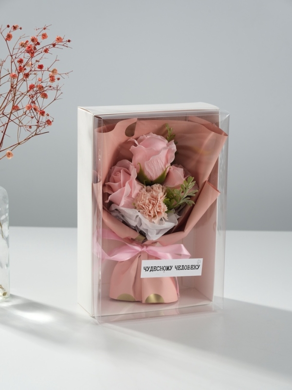 Букет из мыльных лепестков "Три розы и гвоздика" розовый 7,5х13,5х20 см