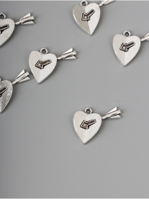 Декор для творчества металл "Сердце со стрелой" серебро набор 10 шт 1,8х2х0,2 см