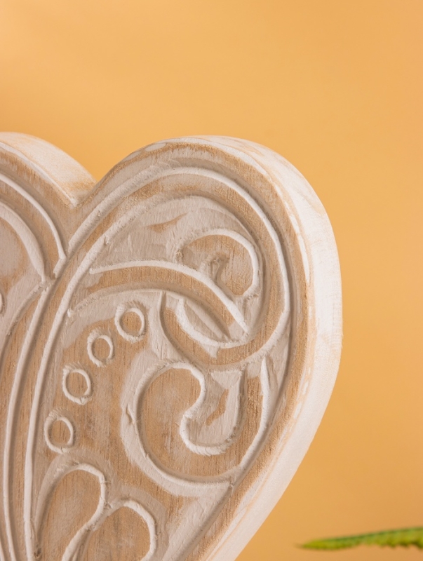 Сувенир на подставке "Сердце" дерево 20х9х27 см