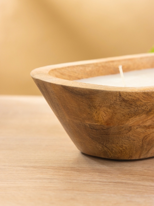 Свеча в деревянной чаше, парафин и соевый воск 20х13х5,5 см