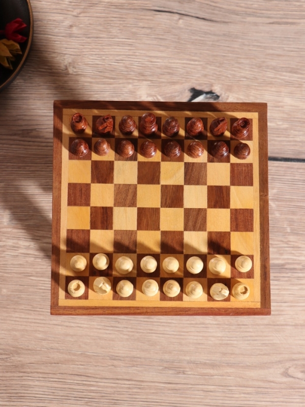 Шахматный столик складной 15,5х20х4,5 см, дерево шишам