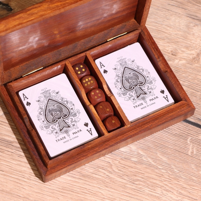 Игра настольная 2в1 (кубики + 2 колоды карт) 18х12х4 см, дерево шишам Игра настольная 2в1 (кубики + 2 колоды карт) 18х12х4 см, дерево шишам