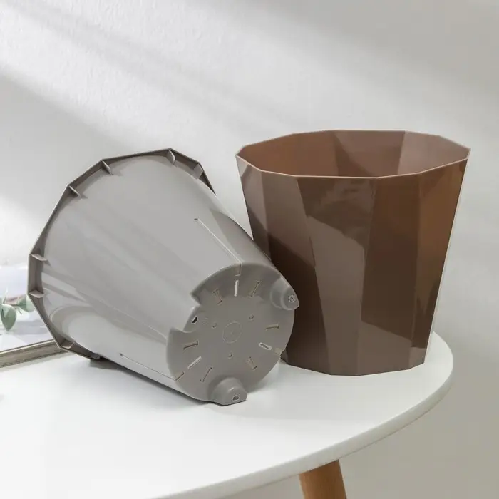 Кашпо для цветов со вставкой &laquo;Палермо&raquo;, 1,8 л, коричневое