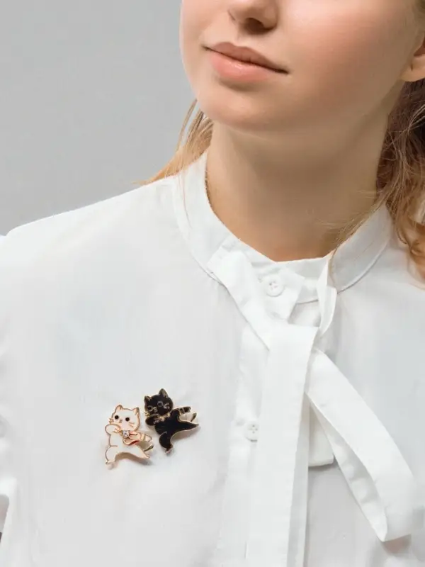 Брошь "Кот" герой, бело-розовая в золоте