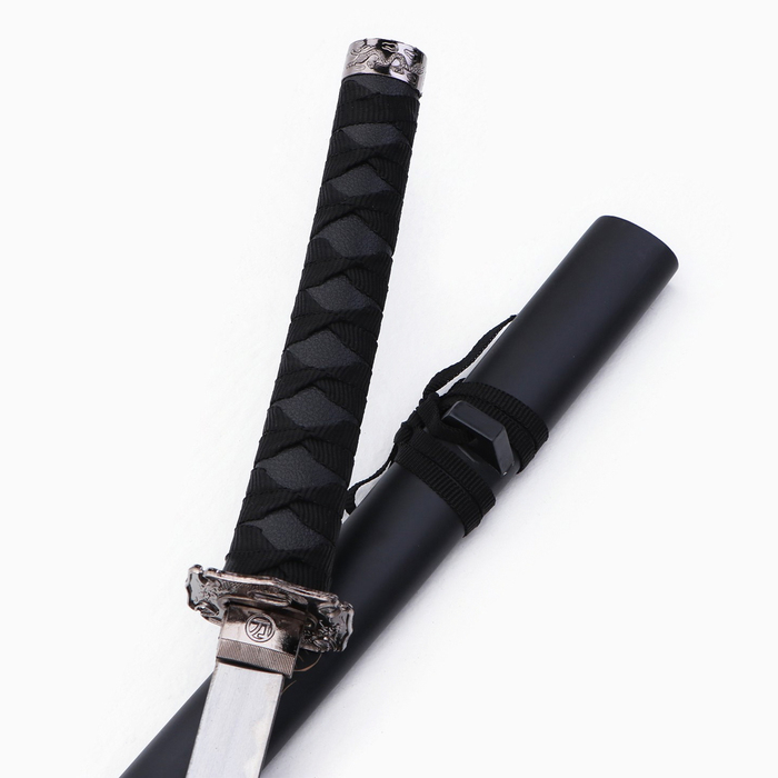 Сувенирное оружие &laquo;Катана на подставке&raquo;, чёрные ножны с резным драконом, рукоять микс 100см