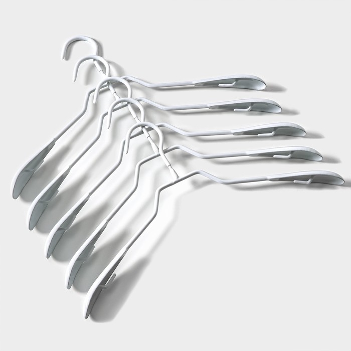 Плечики - вешалки для одежды антискользящие, набор 5 шт, 39&times;20,5 см, металл с ПВХ покрытием, цвет белый
