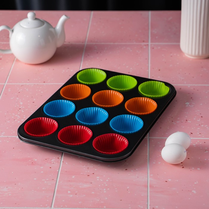 Форма для выпечки Доляна &laquo;Силикон плюс&raquo;, 35&times;26,5&times;2,5 см, 12 ячеек, силиконовые вкладки, антипригарное покрытие, цвет формочек МИКС