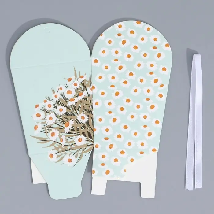 Коробка бонбоньерка, упаковка подарочная, &laquo;Ромашки&raquo;, 8 х 7.5 х 6 см см