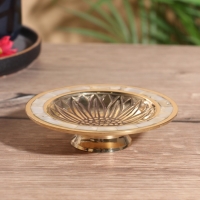 Блюдо сервировочное на ножке "Подсолнух" латунь с перламутром 11х11х2,5 см