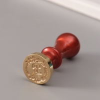 Печать для сургуча с пластиковой ручкой "Венок с буквой R" 2,5х2,5х6,3 см