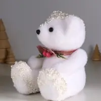 Декор "Белый медвежонок с еловым бантом, в бусинках" 16х12х14 см