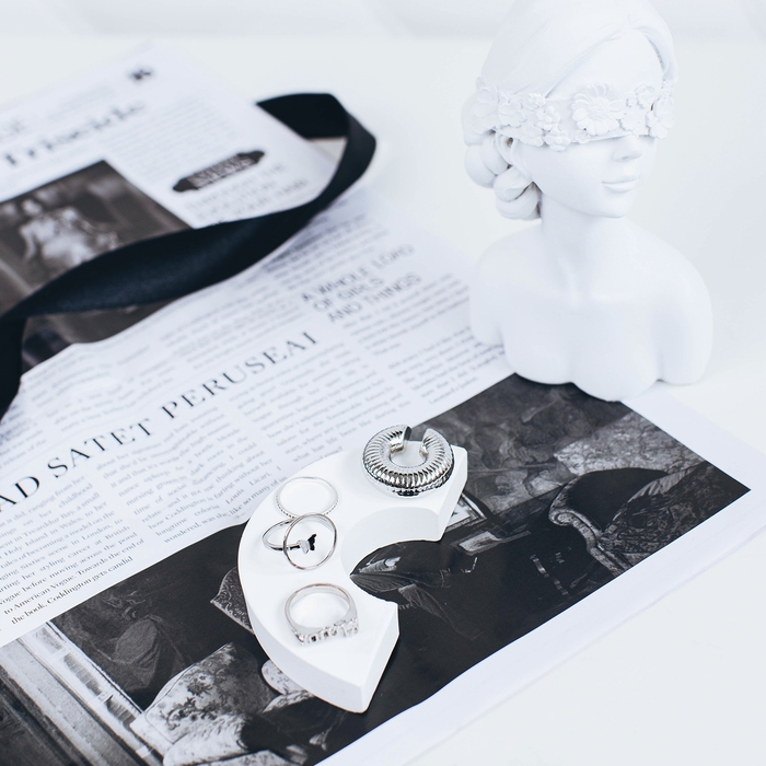 Подставка для украшений универсальная &laquo;Радуга&raquo;, 11&times;6&times;1 см, цвет белый