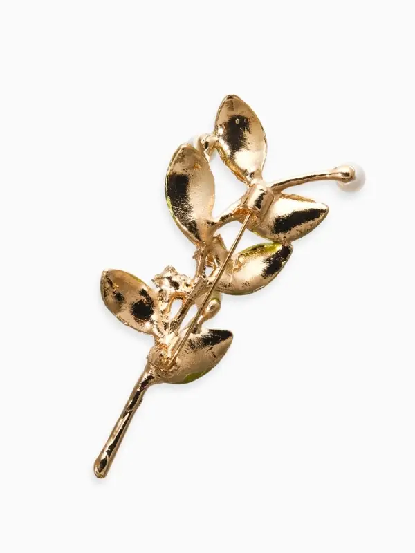 Брошь "Веточка с жемчугом", цвет бело-зелёный в золоте
