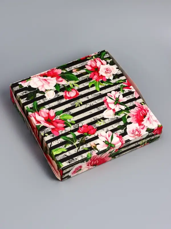 Коробка складная &laquo;Весенние пионы&raquo; 20&times;20&times;4 см