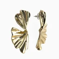 Серьги пластик &laquo;Лепестки&raquo; асимметрия, цвет золото