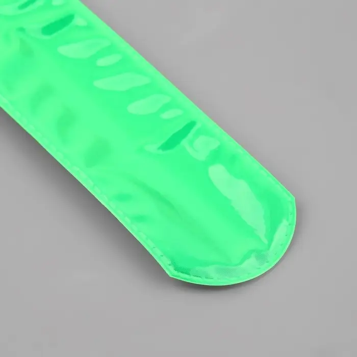 Светоотражающий слэп-браслет, самофиксирующийся, 22 &times; 3 см, цвет МИКС