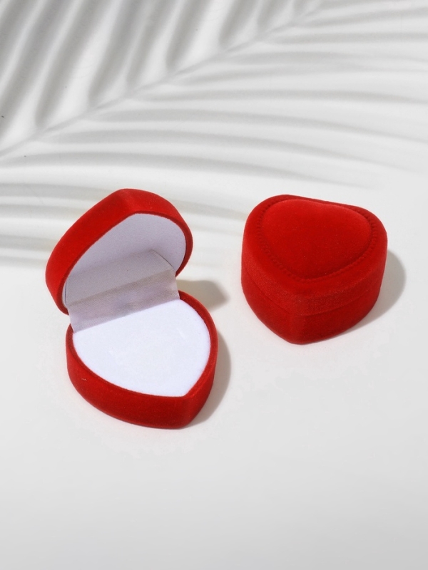 Футляр бархатный под кольцо &laquo;Сердце с рамкой из точек&raquo; 5&times;5, цвет красный
