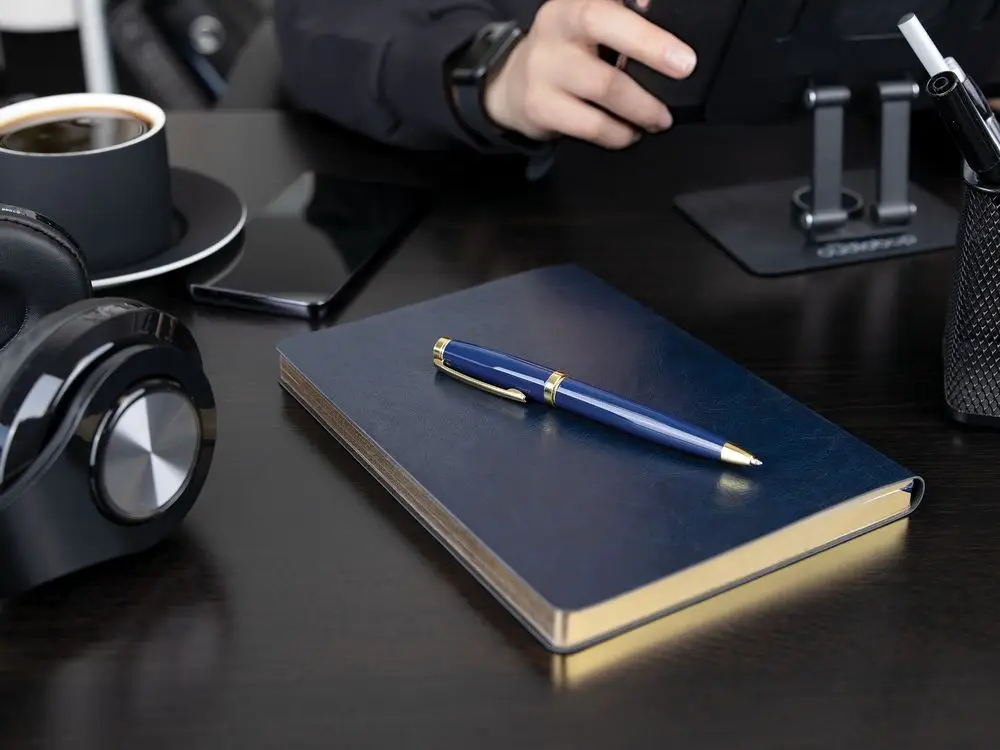 Ручка шариковая Letra Gold, глянцевая, темно-синяя