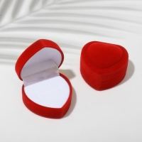 Футляр бархатный под кольцо &laquo;Сердце с рамкой из точек&raquo; 5&times;5, цвет красный