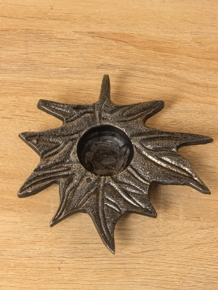 Подсвечник для чайной свечи "Кленовый лист" алюминий 14х14х2 см