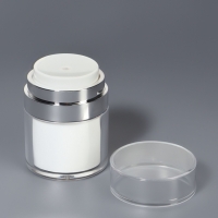 Бутылочка д/хранения с дозатором 30мл d5,5*7,2см бел/серебр накл ОТ