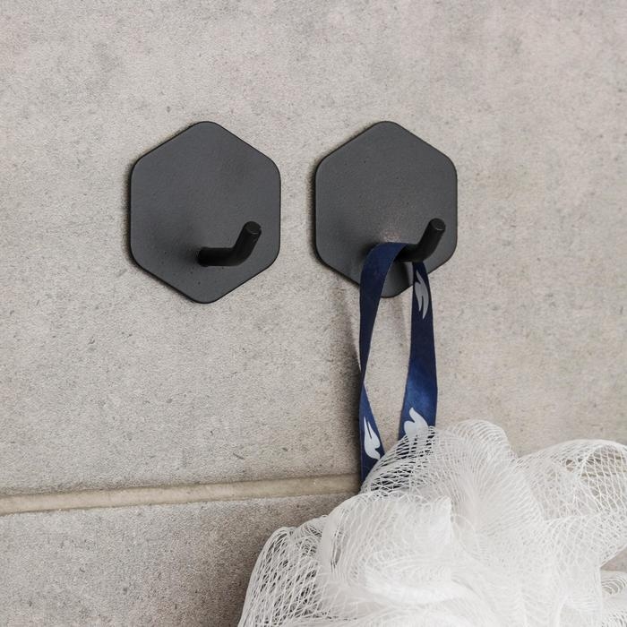 Крючки самоклеящиеся St&ouml;lz &laquo;Шестиугольник&raquo;, 2 шт, цвет чёрный