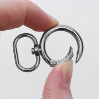 Кольцо-карабин, 43 мм, d = 27/19 мм, толщина - 4,5 мм, с креплением 20 &times; 3 мм, 5 шт, цвет серебряный