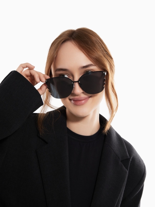 Очки солнцезащитные uv 400, дужка 14.5 см, ширина 13.7 см, линза 5.5&times;6.1 см