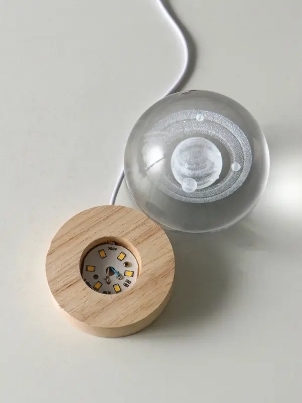 Сувенир стекло подсветка "Солнечная система" d=8 см подставка дерево, USB 8х8х9,5 см