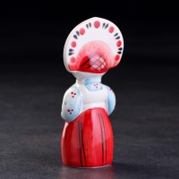Статуэтка фарфоровая "Кошка в кокошнике", 12 см