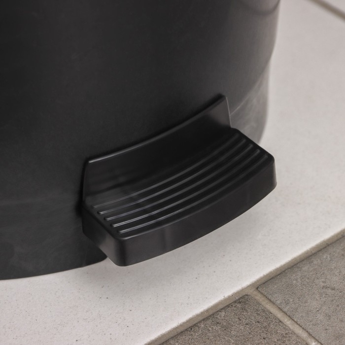 Ведро с педалью &laquo;Эконом&raquo;, 12 л, цвет МИКС