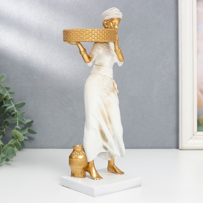 Сувенир полистоун подсвечник "Африканка" d- 5,8 см, белый с золотом 7,5х8,7х25,2 см