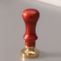 Печать для сургуча с пластиковой ручкой "Венок с буквой X" 2,5х2,5х6,3 см