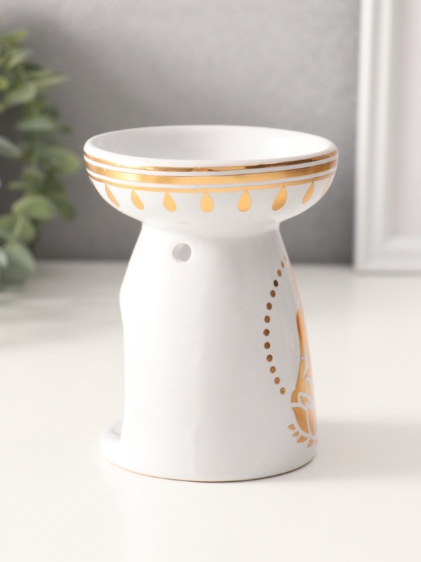 Аромалампа керамика "Будда и лотос" белая с золотом 9,3х9,3х11,8 см