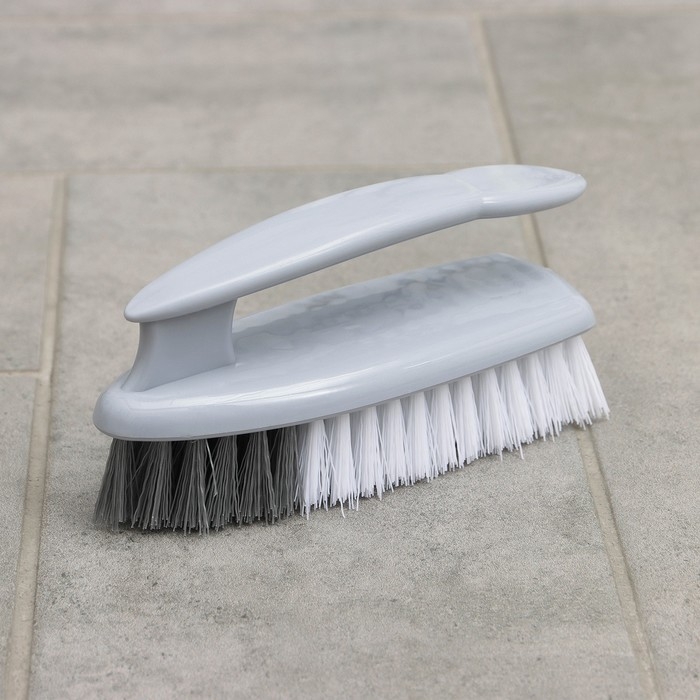 Щётка - утюжок &laquo;Дельта&raquo;, 15&times;5,5&times;7,5 см, цвет МИКС