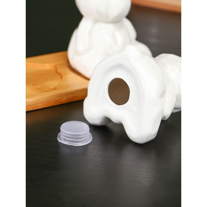 Набор фарфоровый для специй на бамбуковой подставке BellaTenero &laquo;Медведи&raquo;, 2 предмета: солонка 80 мл, перечница 80 мл, цвет белый